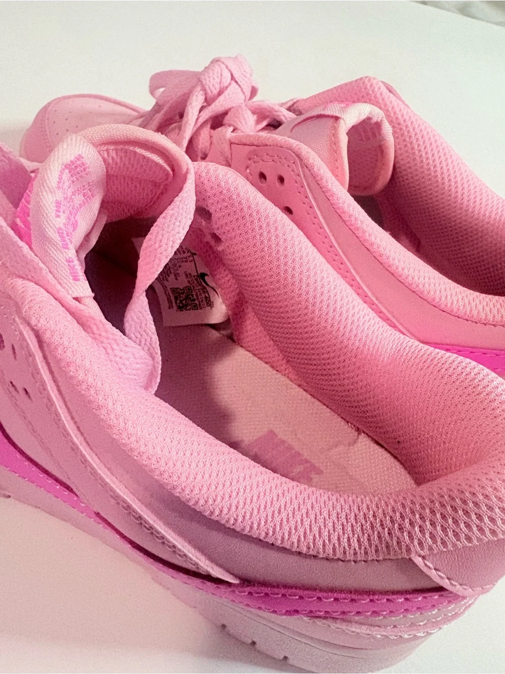 Women’s Nike Hot Pink sneakers - Picture 4 of 5